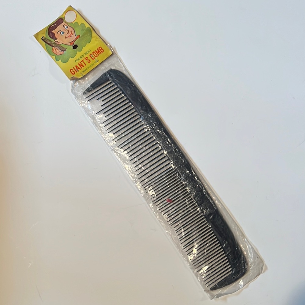 Giant Comb